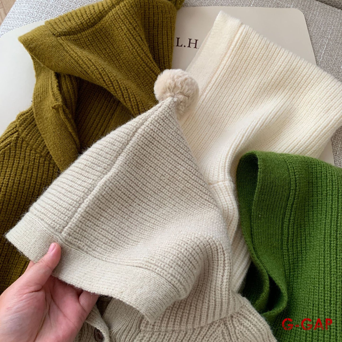 CHILDERN CUTE HOODED KNITED JACKETS