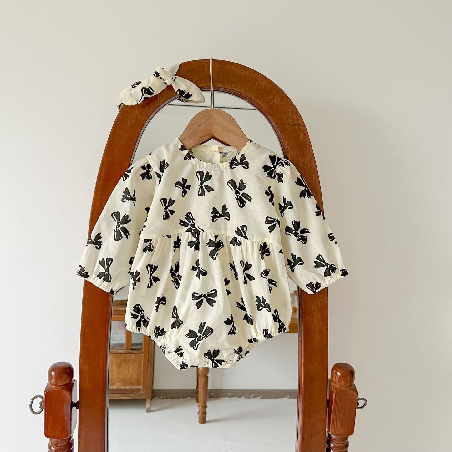 Infant Bow Printed Khaki Rompery romper
